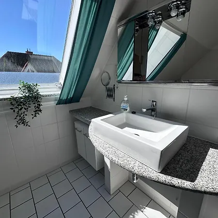 Relaxen Am - Mit Parkplatz Und Whirlpoolwanne, Ostsee Apartment Rostock
